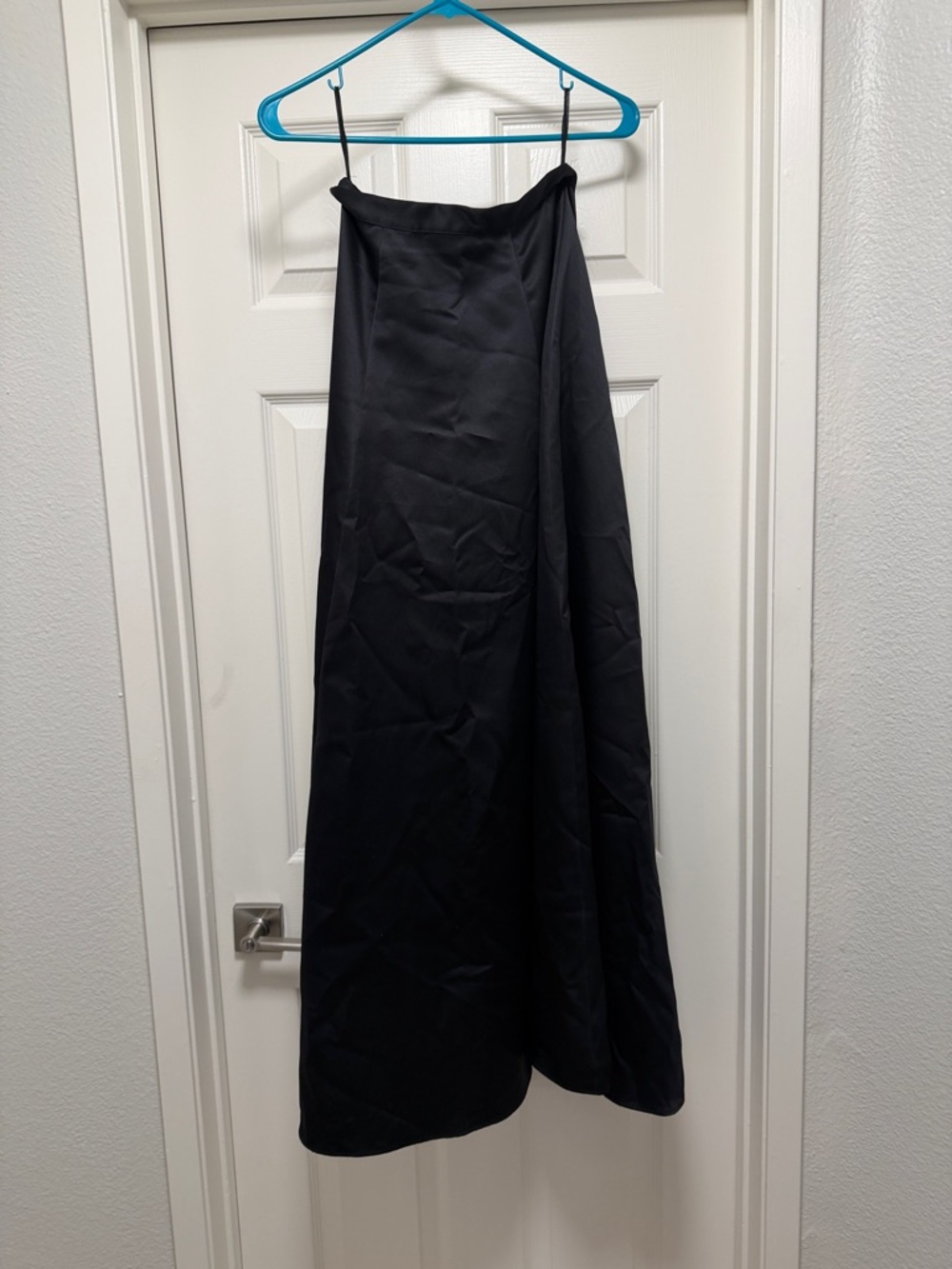 Moda Black Maxi Skirt with Flowing Silhouette